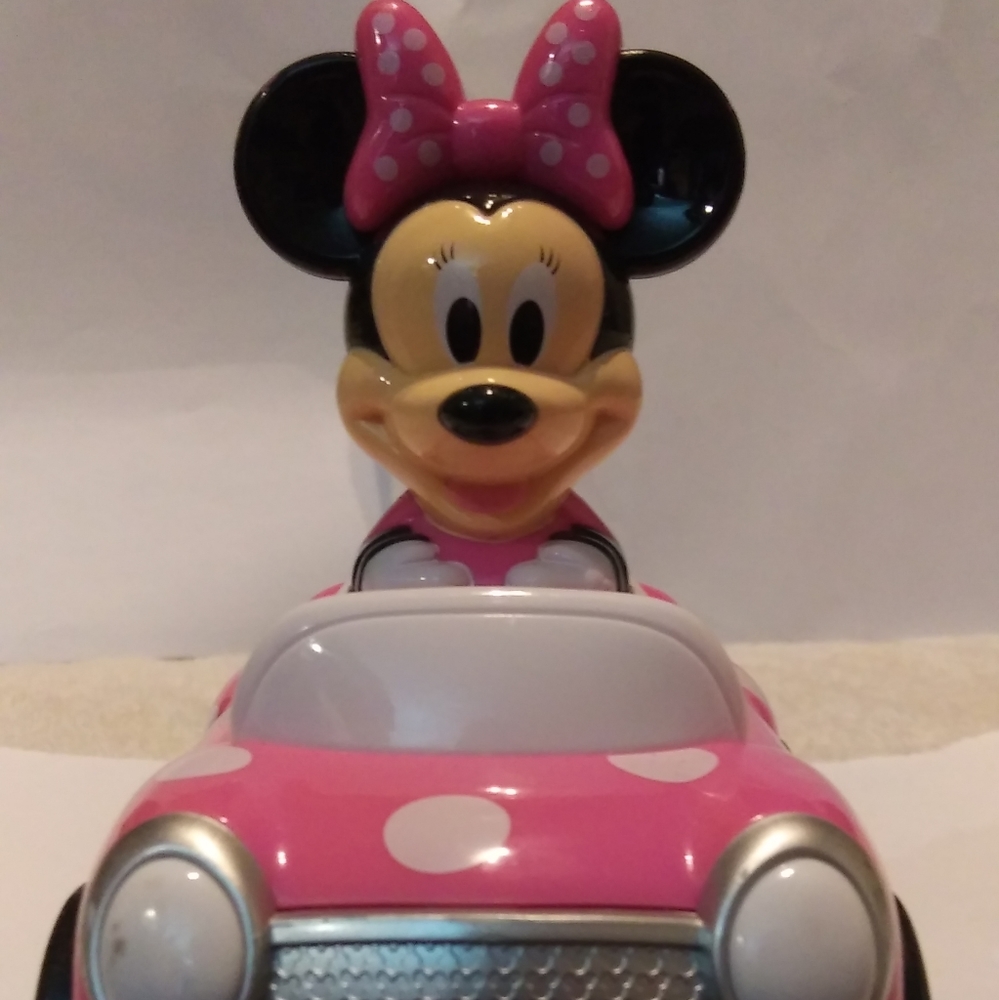 Disney Junior Minnie Mouse Push and Go Racer Pink, Race Car motorized 4.5" x 5"